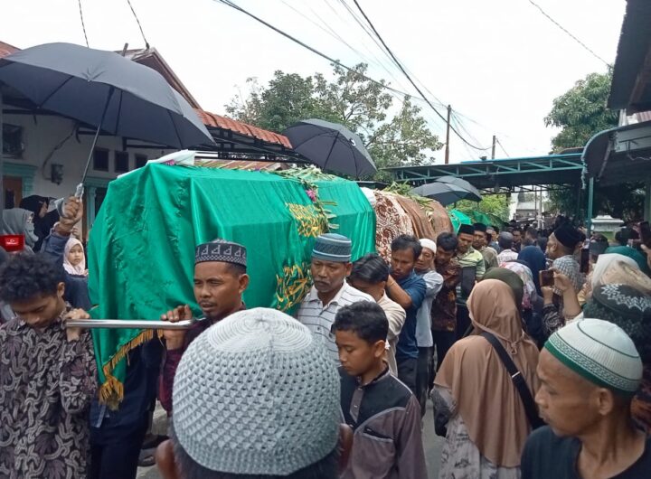 4 Jenazah Korban Tewas Tabrak Kereta Api Diberangkatkan dengan Penuh Haru