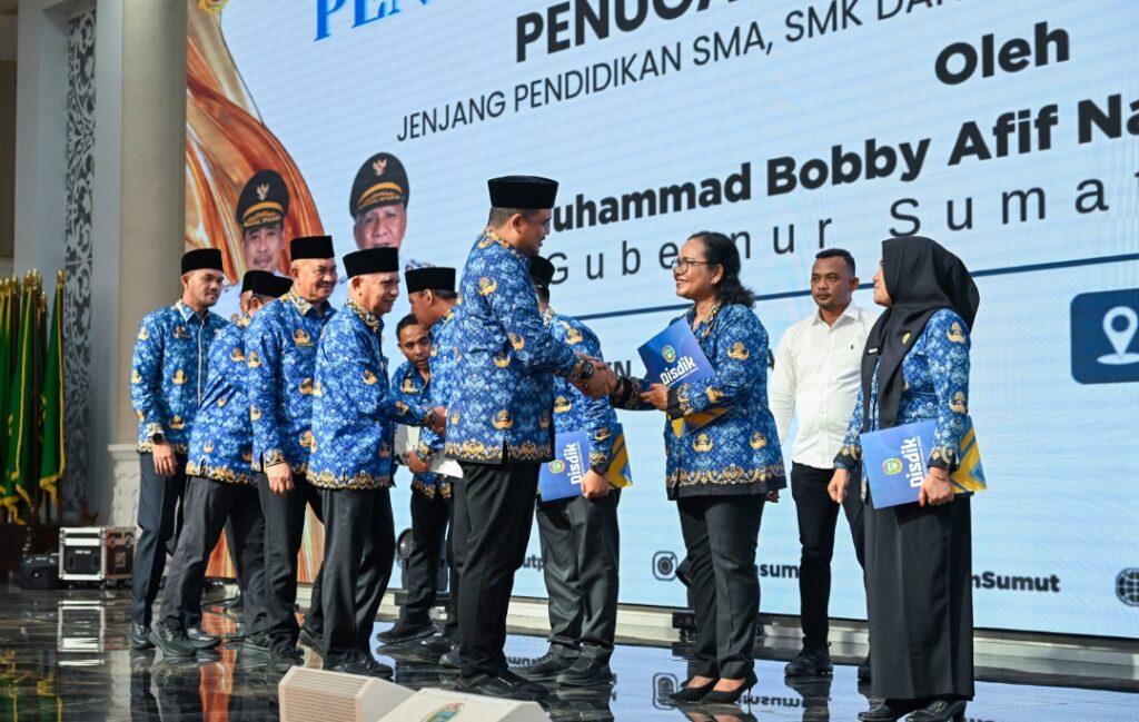 Serahkan 248 SK Penugasan Kepala Sekolah, Gubernur Sumut Bobby Nasution Ingatkan Jangan Ada Pungli