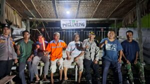 Perkuat Kamtibmas, Polsek Stabat Cek Poskamling dan Ajak Warga Aktifkan Siskamling