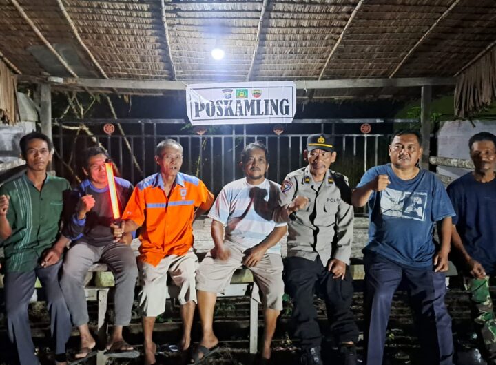 Perkuat Kamtibmas, Polsek Stabat Cek Poskamling dan Ajak Warga Aktifkan Siskamling