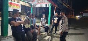 Patroli Malam Intensif, Polsek Besitang Sisir Titik Rawan dan Perkuat Pos Kamling