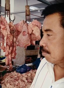 Harga Daging Tembus Rp140 Ribu Jelang Puasa 2026, Pedagang Pasar Tavip Binjai Keluhkan Penjualan Seret