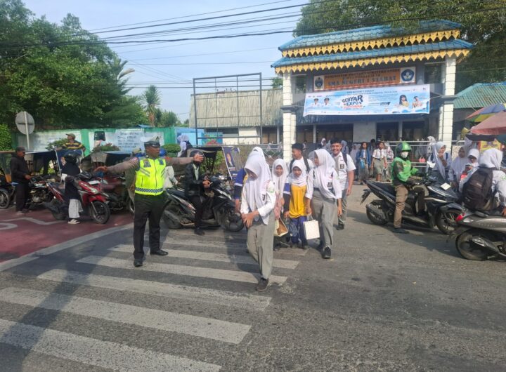 Sat Lantas Polres Langkat Siaga di Jam Pulang Sekolah, Cegah Macet dan Tekan Risiko Kecelakaan