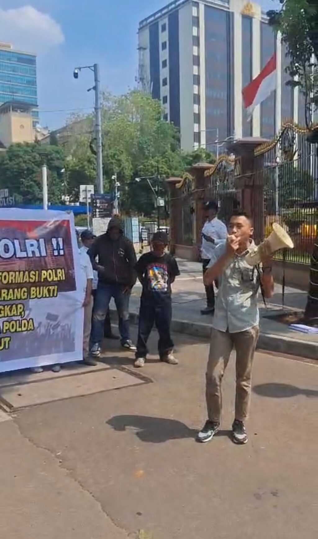 Seret Nama Perwira dalam Kasus Sabu 1 Kg, Mahasiswa Kepung Mabes Polri Desak Evaluasi Kapolrestabes Medan