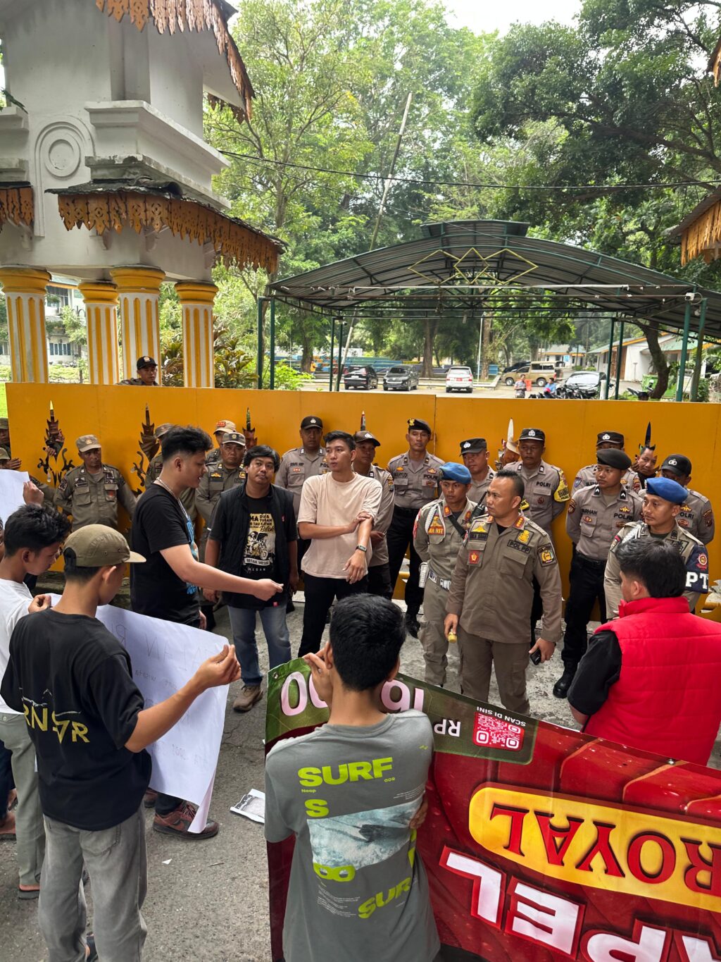 Jalan Rusak Makan Korban, Pemuda–Mahasiswa Langkat Ultimatum Bupati: Jangan Sekadar Janji