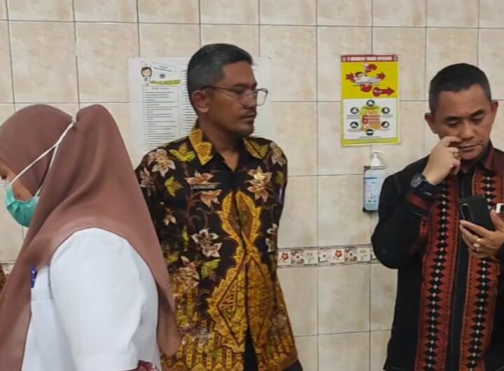 Pedagang Bakso Tertimpa Pohon Tumbang di Lapangan Merdeka Binjai Dirujuk ke RS Adam Malik, Kakinya Nyaris Putus