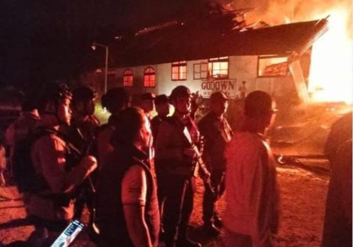 Gudang Pupuk Dibakar, Kantor Kebun Dirusak! Brimob Diterjunkan Amankan PT Sibulan Estate