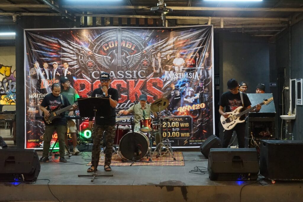 Roud Show Band Binjai Bergema Dari Cafe Ke Cafe, Rudi Property Musisi Muda Terus Berkarya