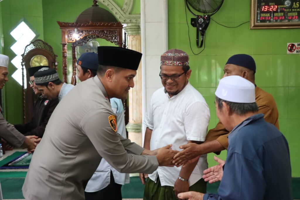 Jumat Berkah, Kapolres Binjai Bimo Moernanda Turun Langsung ke Tengah Warga, Pesan Kamtibmas Disampaikan dari Masjid