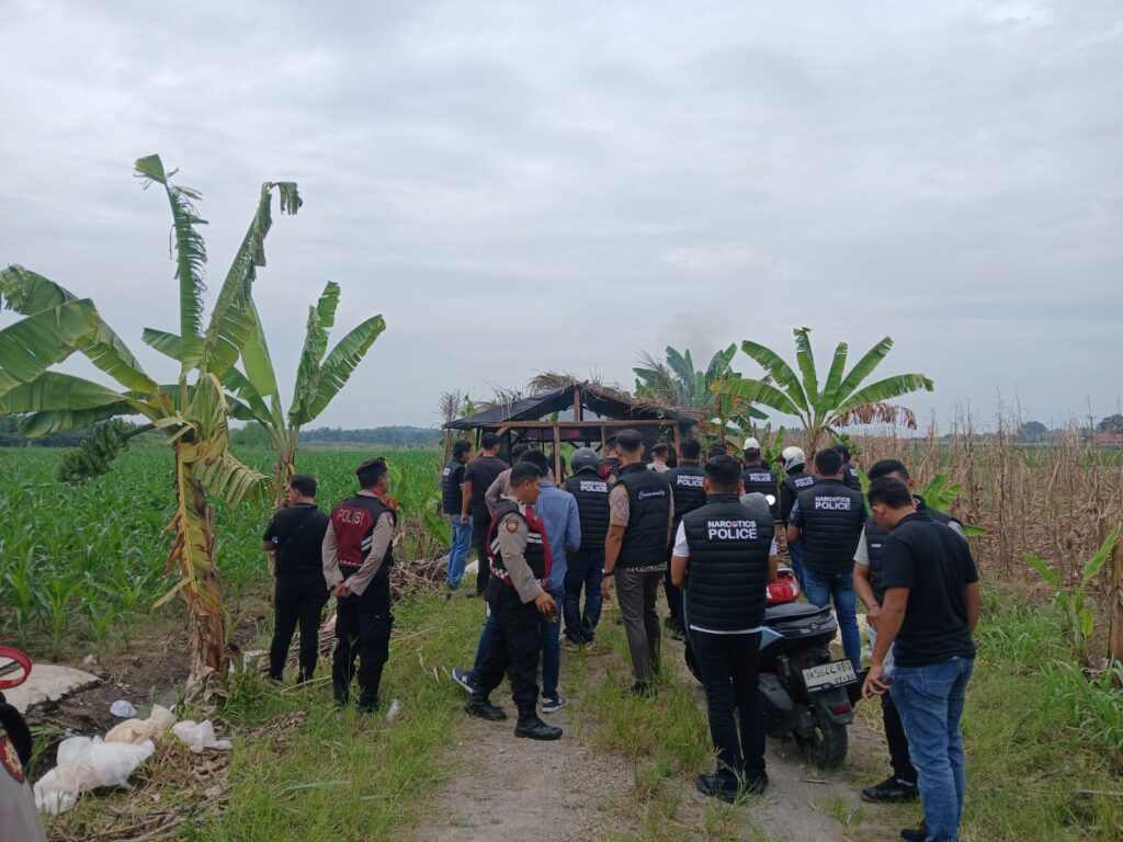 Terkait Pemberitaan, Kasat Narkoba Polres Binjai Terjunkan Puluhan Personil Grebek Barak Narkoba! Puluhan Bong Diamankan