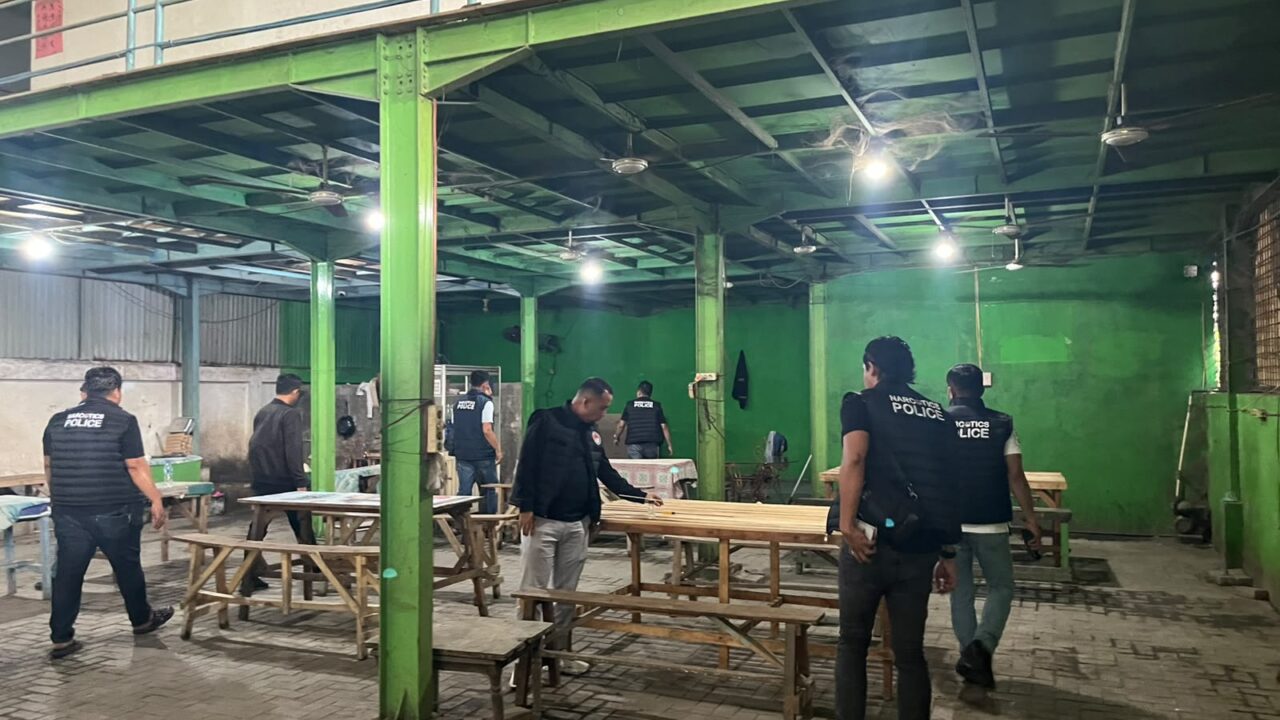 Dua Hari Berturut-turut Digerebek! Satresnarkoba Polres Binjai Temukan Alat Isap Sabu, Gubuk Diduga Barak Narkoba Dirobohkan