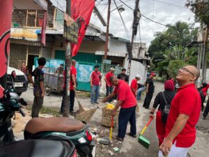 Sambut Sumpah Pemuda ke-98, PDI Perjuangan Binjai Turun ke Kampung Tanjung: Bersihkan Sampah, Warga Sekalian Curhat